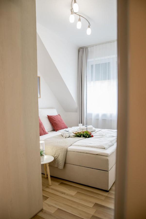 Rose Gold Apartment Zalaegerszeg Dış mekan fotoğraf