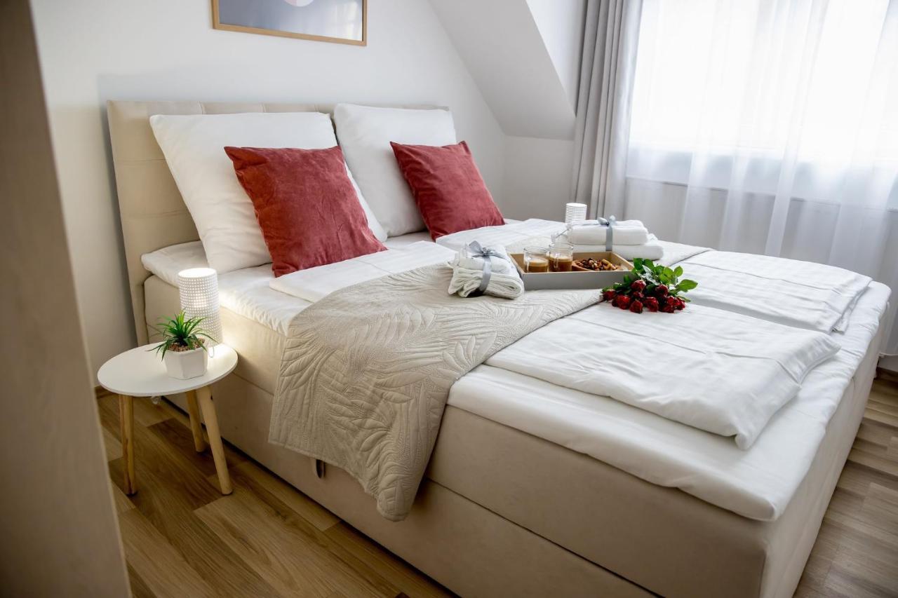 Rose Gold Apartment Zalaegerszeg Dış mekan fotoğraf